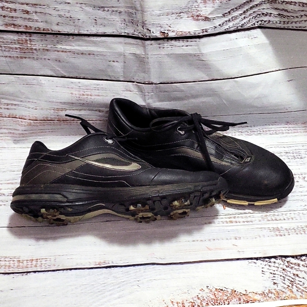 Nike golf cleats 10